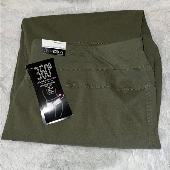 NorthStyle Pants - NWT NorthStyle pants Green Chinos Modern Flat Front Design. Size 18W.